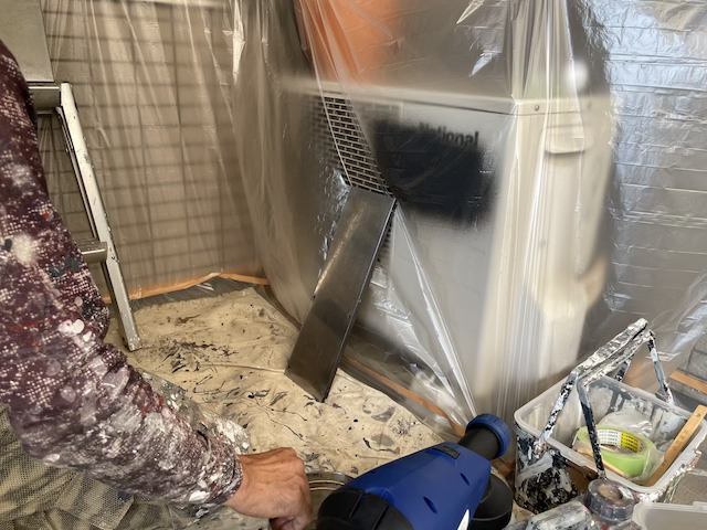 八潮インターフォン塗装　上塗り